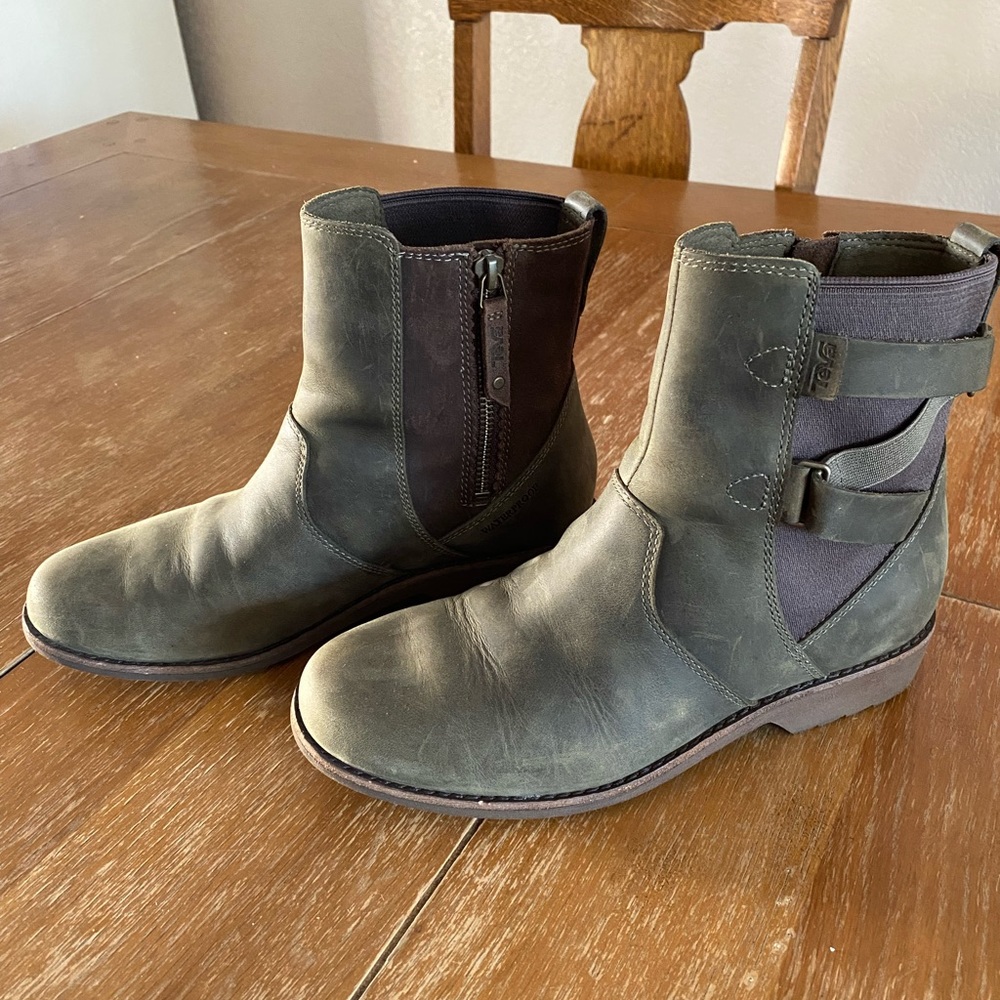 Teva Ellery Boots Women’s Size 7.5